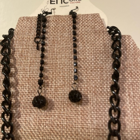 black Tear Drop Necklace Set. NEW - Picture 5 of 7